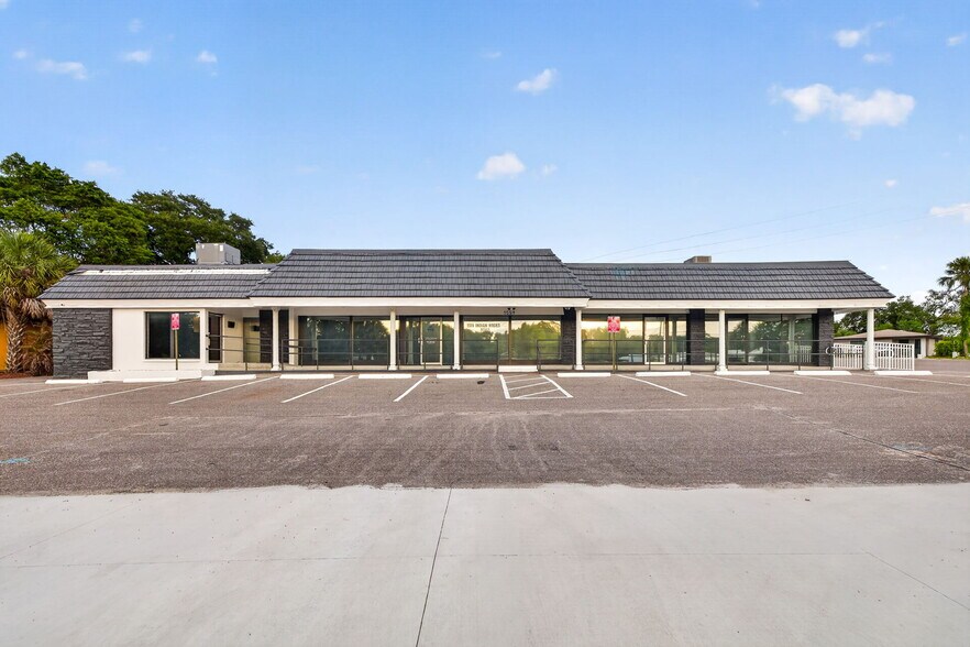 1559 Indian Rocks Rd S, Largo, FL à louer - Photo de l’immeuble – Image 1 sur 45