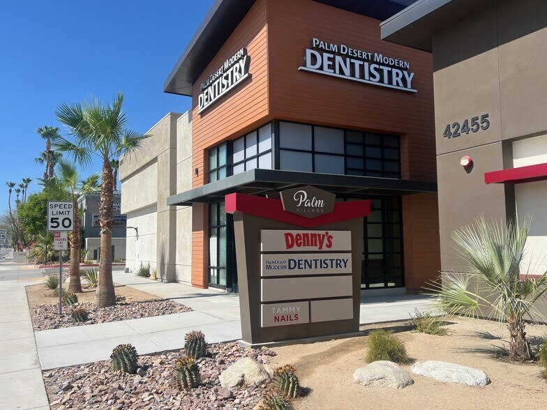 42455 Washington St, Palm Desert, CA à louer - Photo de l’immeuble – Image 3 sur 11