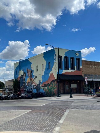 Plus de détails pour 122 N Locust St, Denton, TX - Local commercial à louer