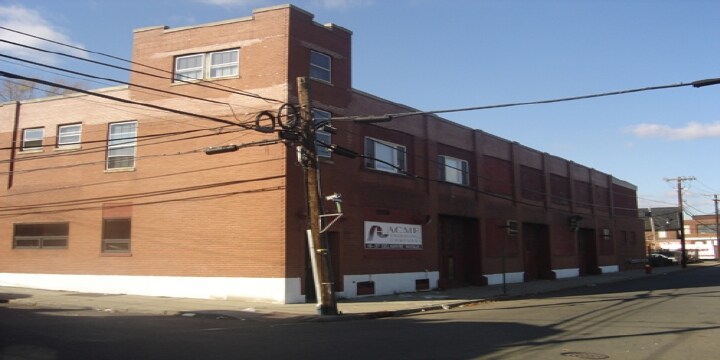 19-37 Delaware Ave, Passaic, NJ à louer Photo principale– Image 1 sur 2