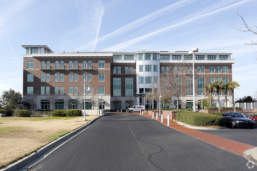 28 Bridgeside Blvd, Mount Pleasant, SC à louer - Photo de l’immeuble – Image 3 sur 5