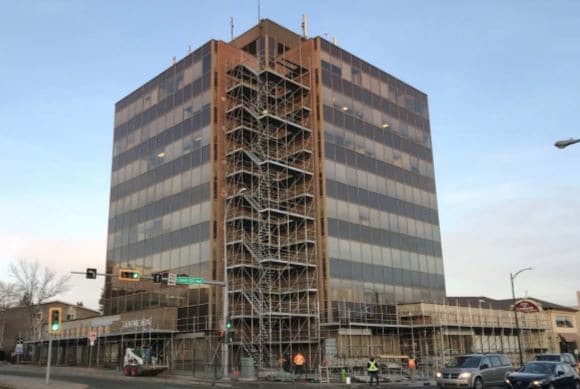 5010 43rd St, Red Deer, AB à louer - Photo de l’immeuble – Image 1 sur 9