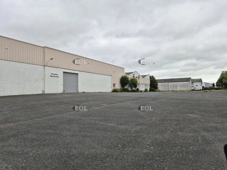 13 Avenue De La Coopération, Loudun à louer - Photo de l’immeuble – Image 2 sur 4