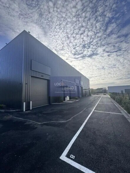 Local d'activités dans Marcheprime à vendre - Photo de l’immeuble – Image 2 sur 6