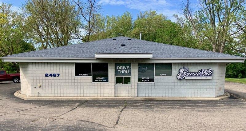 2467 E Hill Rd, Grand Blanc, MI à louer - Photo de l’immeuble – Image 2 sur 3