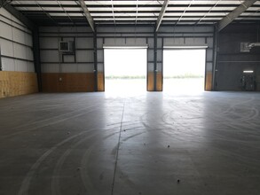 7608 Gateway Blvd, Baytown, TX à louer Photo de l’immeuble– Image 2 sur 5