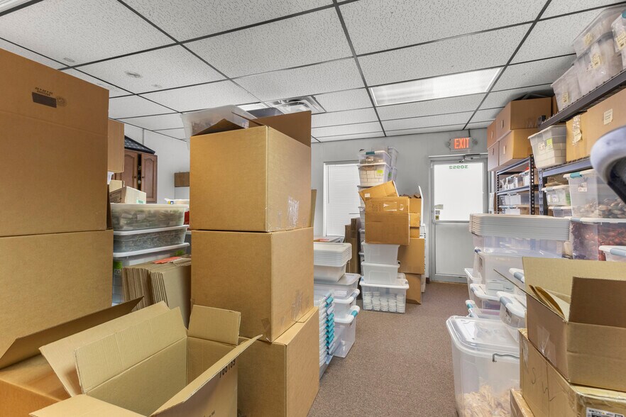 30948-30960 Ford Rd, Garden City, MI à louer - Photo de l’immeuble – Image 3 sur 22