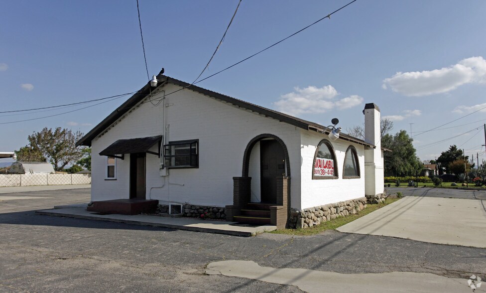 7353 Victoria Ave, Highland, CA à vendre - Photo de l’immeuble – Image 2 sur 27