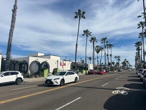 1722 S Coast Hwy, Oceanside, CA à louer Photo de l’immeuble– Image 1 sur 2