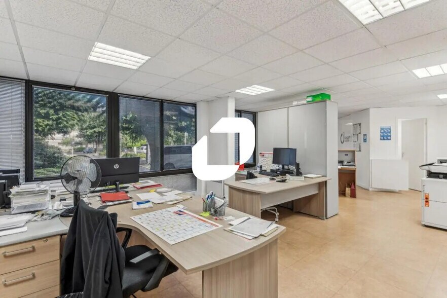 Bureau dans Le Kremlin-Bicêtre à vendre - Photo intérieure – Image 1 sur 12