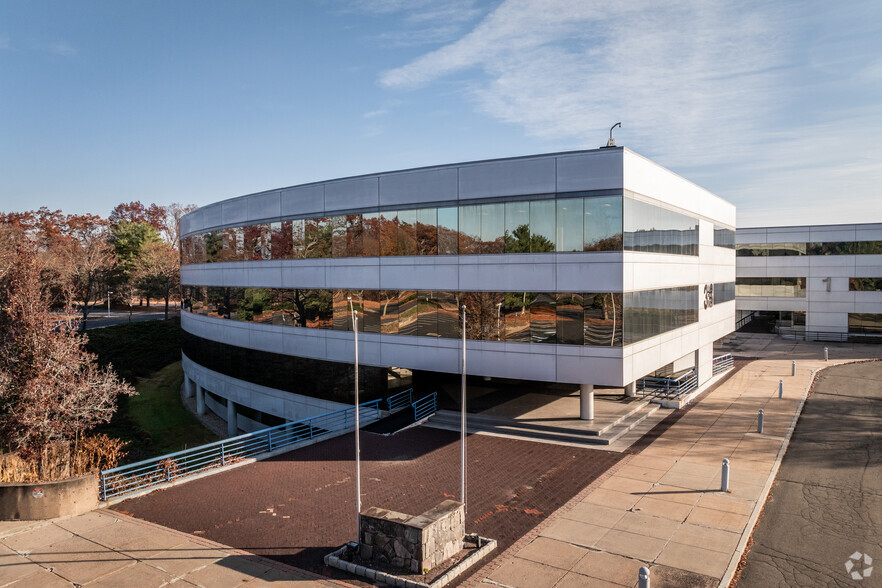 3 Waterside Crossing, Windsor, CT à louer - Photo principale – Image 1 sur 21