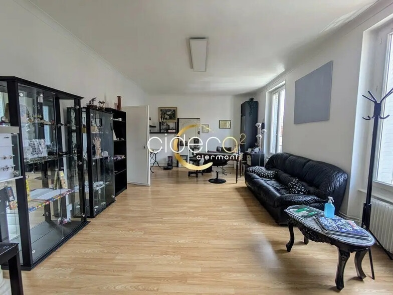 Bureau dans Clermont-Ferrand à louer - Photo de l’immeuble – Image 2 sur 9