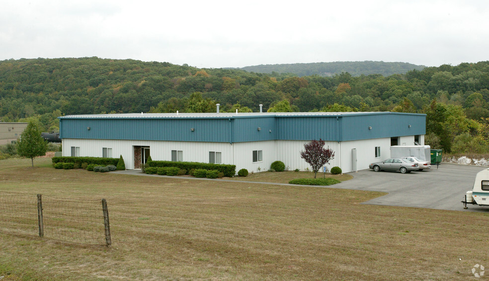 193 Pickett District Rd, New Milford, CT à louer - Photo principale – Image 1 sur 8
