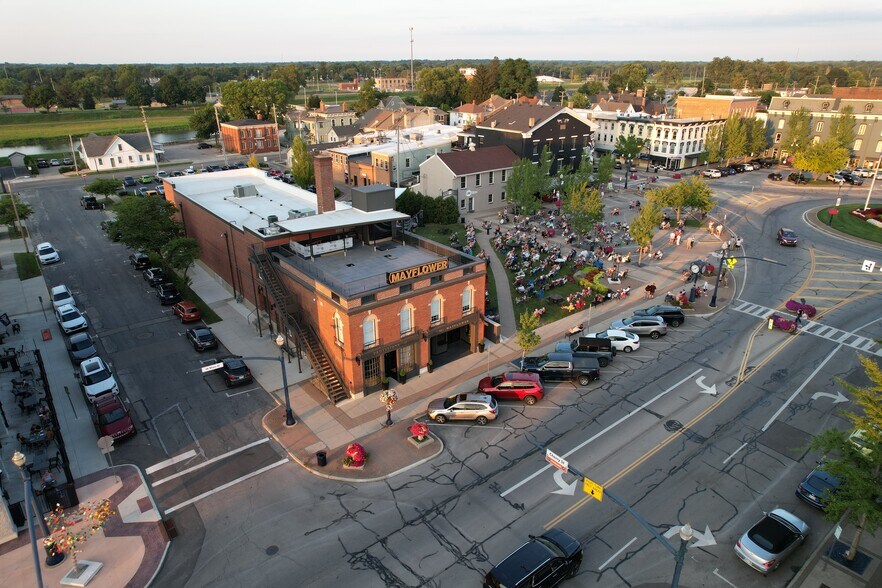 9-11 W Main St, Troy, OH à vendre - Photo de l’immeuble – Image 2 sur 22