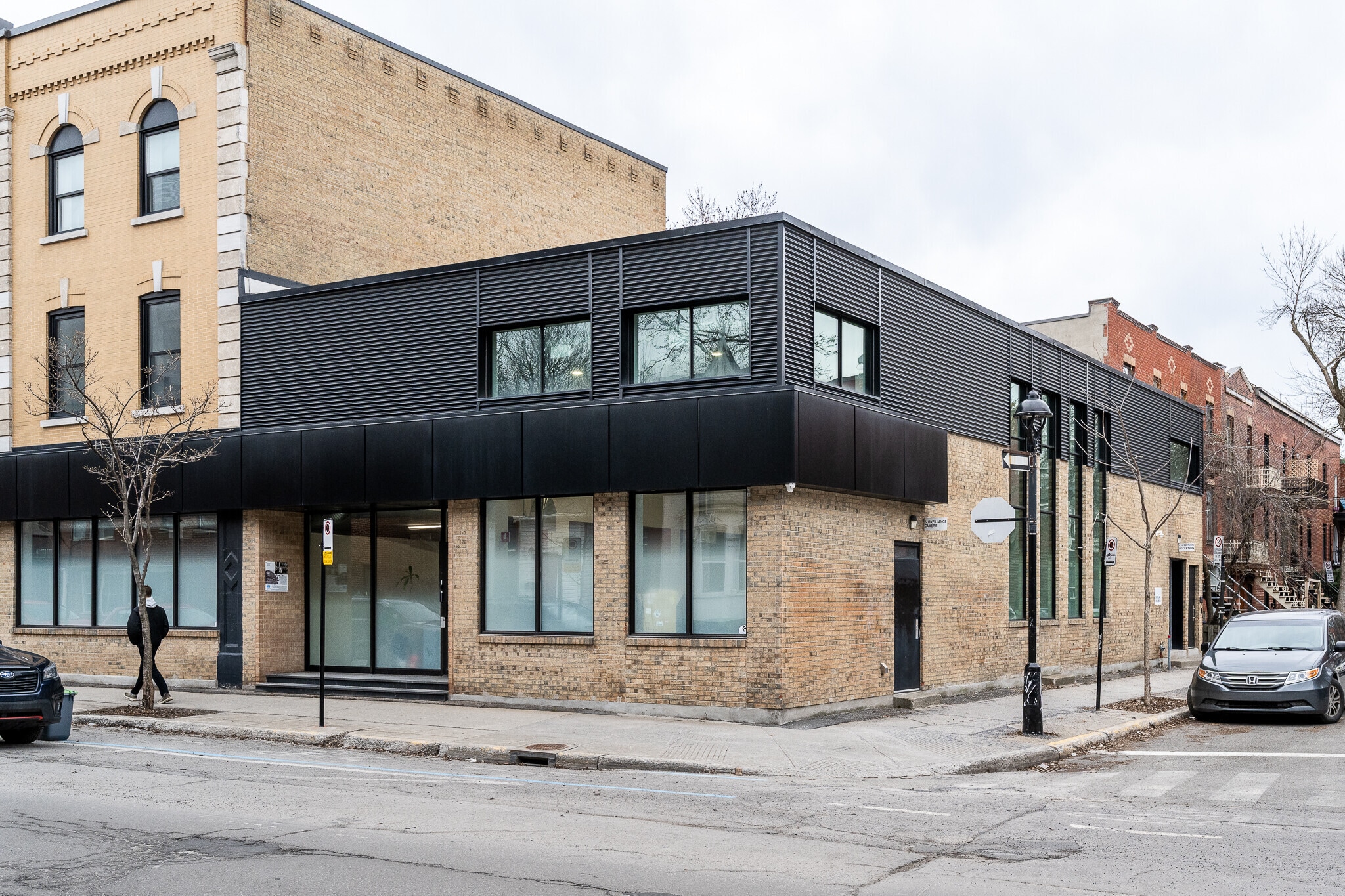 3955 Rue Saint-Jacques, Montréal, QC à louer Photo principale– Image 1 sur 6