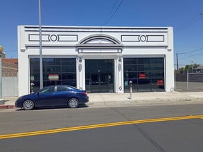 712 Fulton St, Fresno, CA à louer Autre– Image 1 sur 11