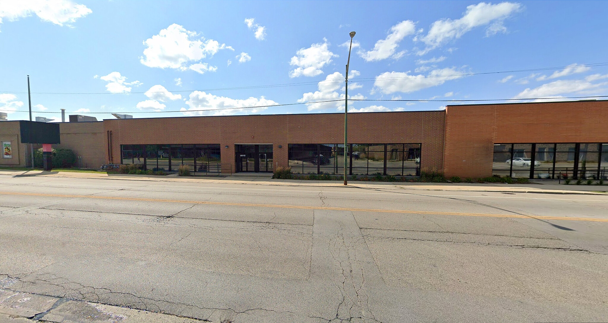 6615 W Irving Park Rd, Chicago, IL à louer Photo intérieure– Image 1 sur 4