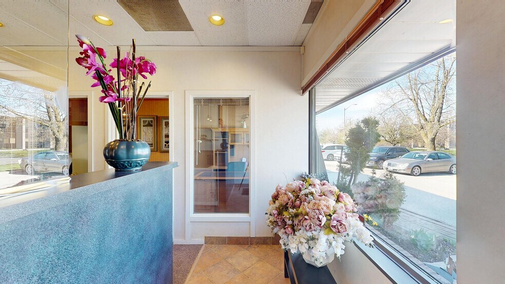 151 Esna Park Dr, Markham, ON à vendre - Photo de l’immeuble – Image 3 sur 19