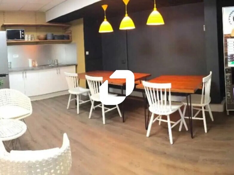 111 Rue Cardinet, Paris à louer - Photo de l’immeuble – Image 3 sur 5