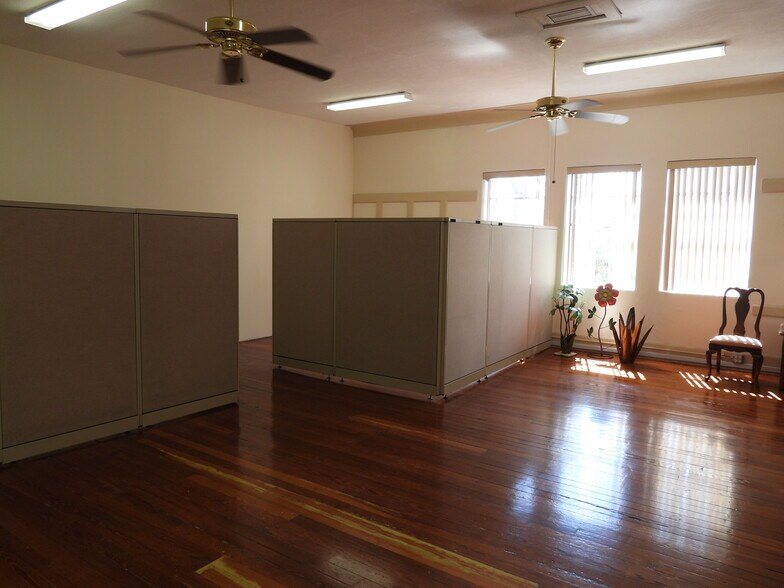 319 Brevard Ave, Cocoa, FL à louer - Photo intérieure – Image 3 sur 22
