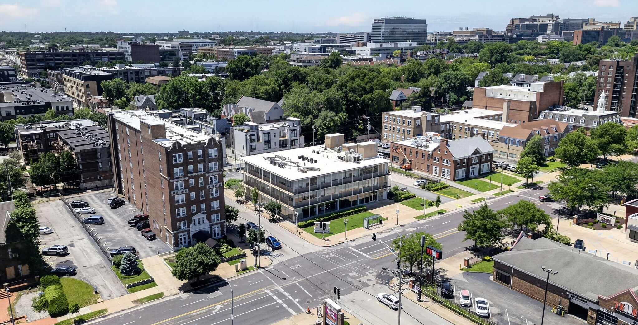 4100 Lindell Blvd, Saint Louis, MO à louer Photo de l’immeuble– Image 1 sur 8