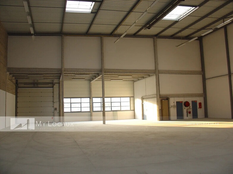 Local d’activités dans La Courneuve à louer - Photo intérieure – Image 2 sur 5