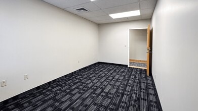 210 Pomeroy Ave, Meriden, CT à louer Photo intérieure– Image 2 sur 12
