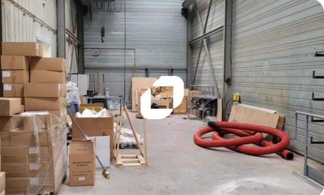 Plus de détails pour Bureau, Local d'activités à louer