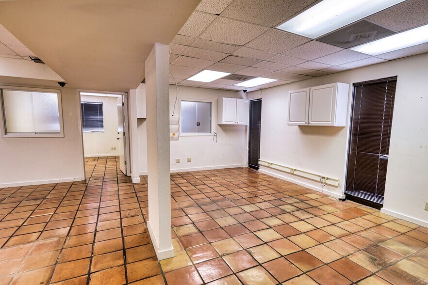 9000 Wurzbach Rd, San Antonio, TX à louer - Photo de l’immeuble – Image 3 sur 7
