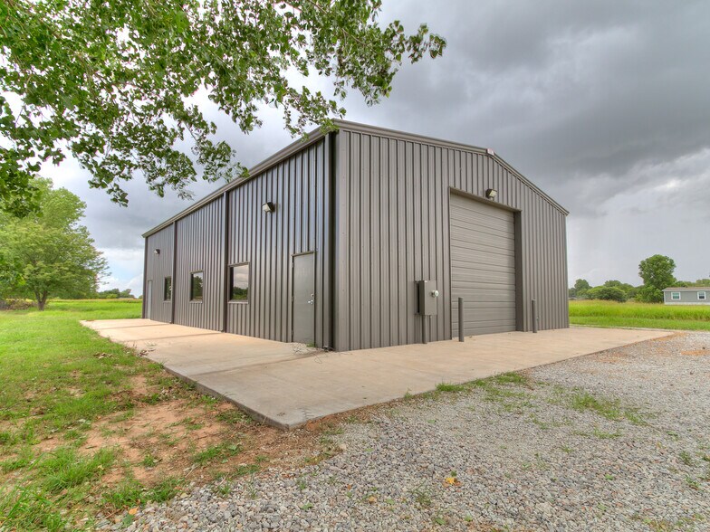 6745 N Gregory Rd, Yukon, OK à vendre - Photo de l’immeuble – Image 3 sur 11
