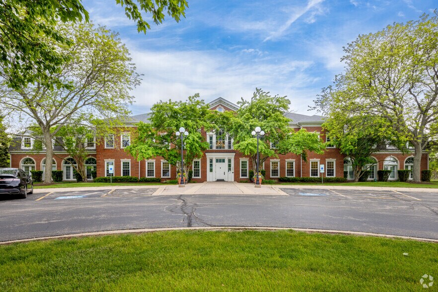 3880 Salem Lake Dr, Long Grove, IL à louer - Photo de l’immeuble – Image 3 sur 12