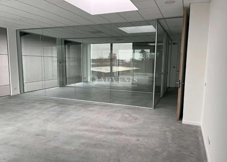 Industriel/Logistique dans Neuville-en-Ferrain à louer - Photo intérieure – Image 3 sur 5