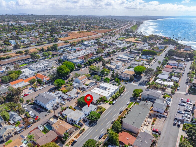 937 3rd St, Encinitas, CA à vendre - Photo de l’immeuble – Image 3 sur 30