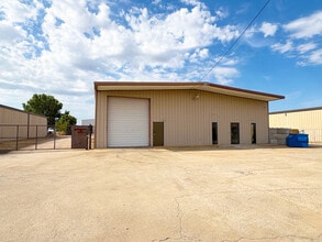 8528 W Reno Ave, Oklahoma City, OK à louer Photo de l’immeuble– Image 1 sur 8