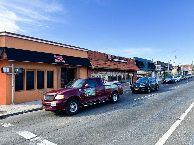238-248 Front St, Hempstead, NY à vendre - Photo de l’immeuble – Image 2 sur 11