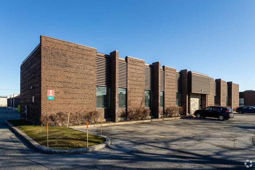 161-181 Rue Barr, Montréal, QC à louer - Photo de l’immeuble – Image 2 sur 5
