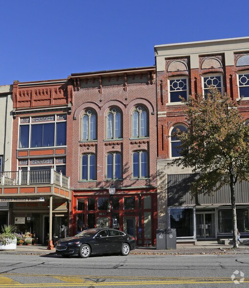 221 E High St, Pottstown, PA à louer - Photo de l’immeuble – Image 2 sur 2