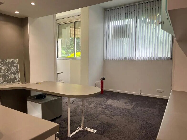 Local commercial dans Joinville-le-Pont à vendre - Photo intérieure – Image 3 sur 5