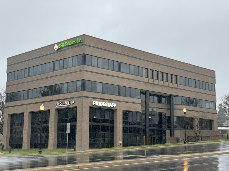 10565 Fairfax Blvd, Fairfax, VA à louer - Photo de l’immeuble – Image 1 sur 13