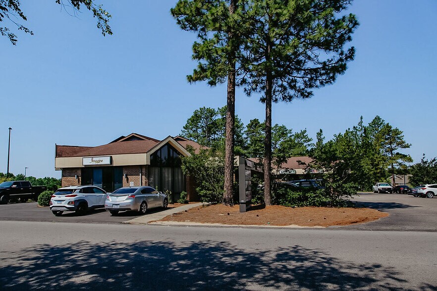 206-216 Commerce Ave, Southern Pines, NC à louer - Photo de l’immeuble – Image 3 sur 11
