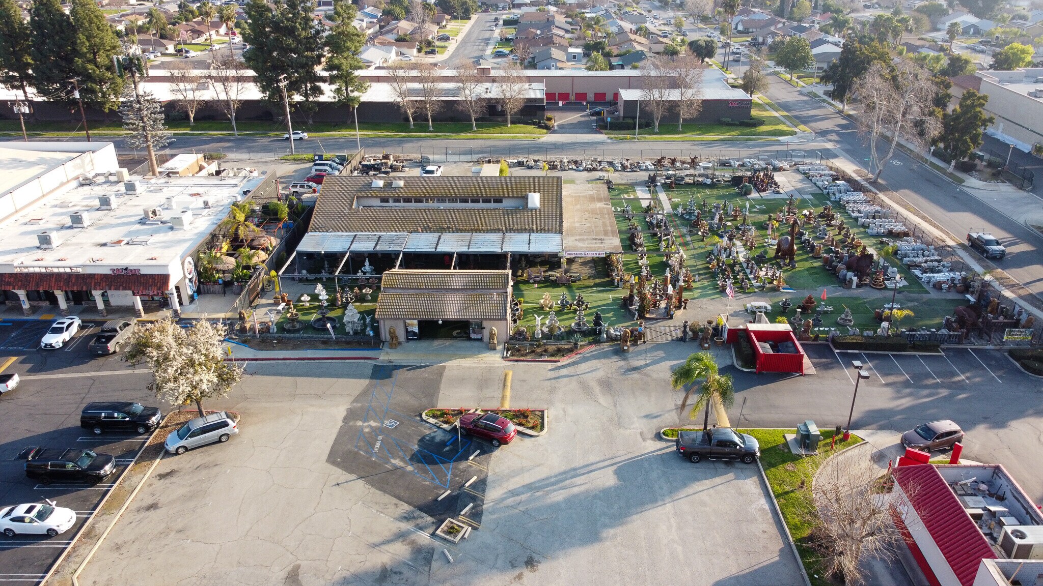 9445 Foothill Blvd, Rancho Cucamonga, CA à louer Photo principale– Image 1 sur 19