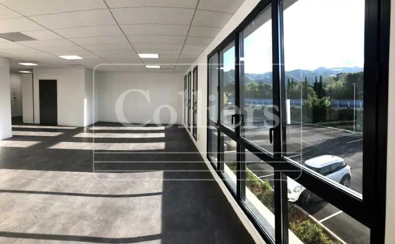 Bureau dans Aubagne à louer - Photo de l’immeuble – Image 2 sur 3