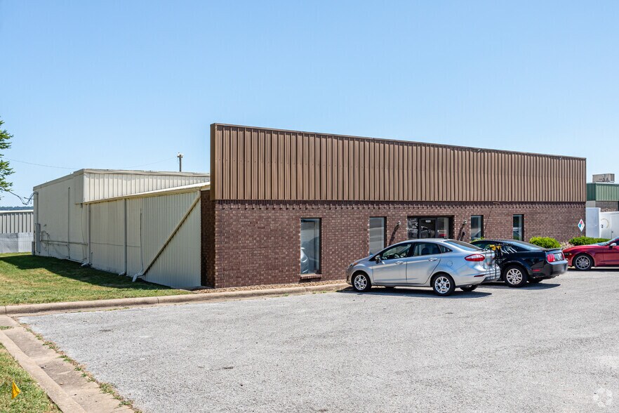 1820 Ford Ave, Springdale, AR à louer - Photo de l’immeuble – Image 1 sur 13