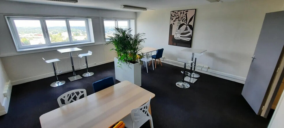 1 Avenue De L'Angeviniere, Saint-Herblain à louer - Photo de l’immeuble – Image 3 sur 26