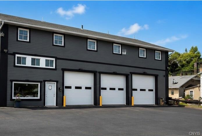 2101 Whitesboro St, Utica, NY à vendre - Photo de l’immeuble – Image 1 sur 2
