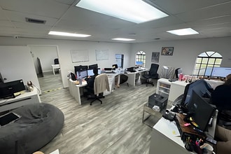 3551-3557 NW 79th Ave, Miami, FL à louer Photo intérieure– Image 2 sur 7