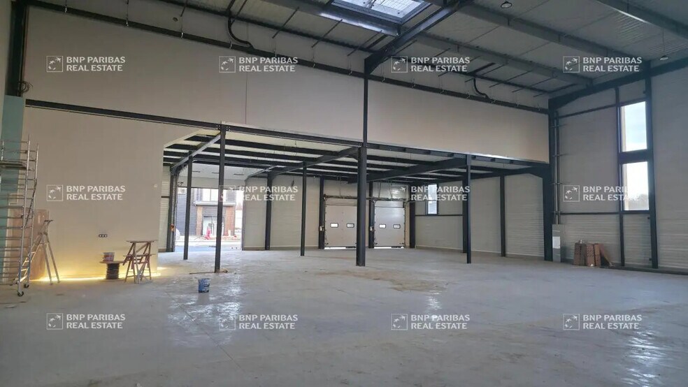 Local d’activités dans La Queue-en-Brie à louer - Photo intérieure – Image 2 sur 8