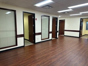 4580 Weaver Pky, Warrenville, IL à louer Photo intérieure– Image 1 sur 3