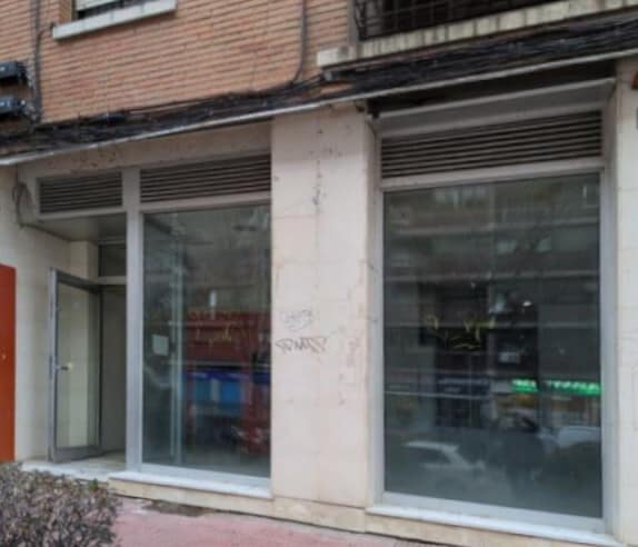 Local commercial dans Móstoles, Madrid à louer Photo de la construction– Image 1 sur 1
