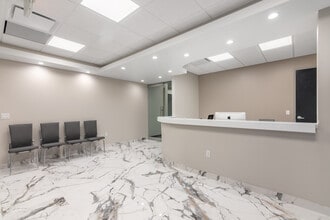 4831 Ruen Dr, Palm Harbor, FL à louer Hall d’entrée– Image 1 sur 5